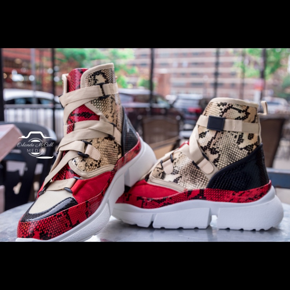 Women’s high top sneaker - Picture 10 of 11